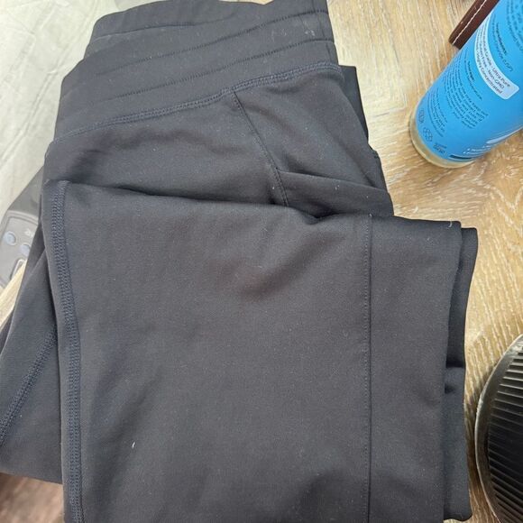 Fabletics on the go cold weather joggers in black. Size small- NWOT - Picture 3 of 10